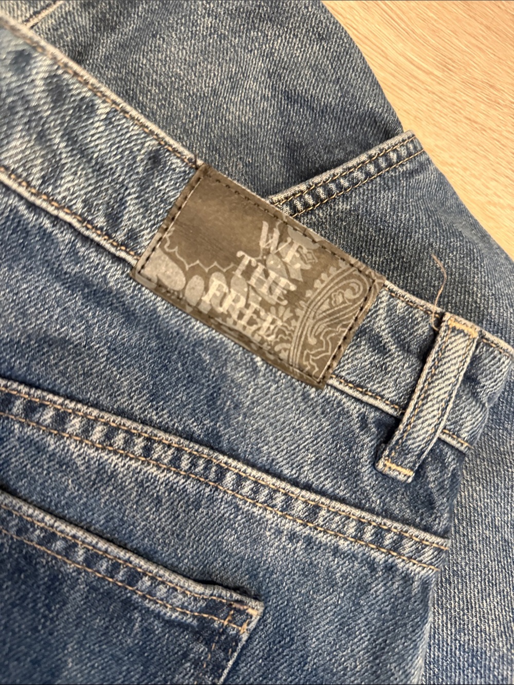 We The Free Agusta High Rise Slim Barrel Jeans Size 32 - Picture 6 of 7